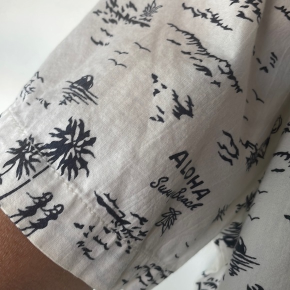 EUC H&M black and white Aloha Print resort shirt - Picture 5 of 6